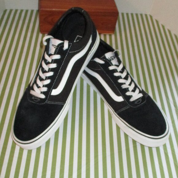 Vans Other - Vans Off The Wall Skateboard Sneakers